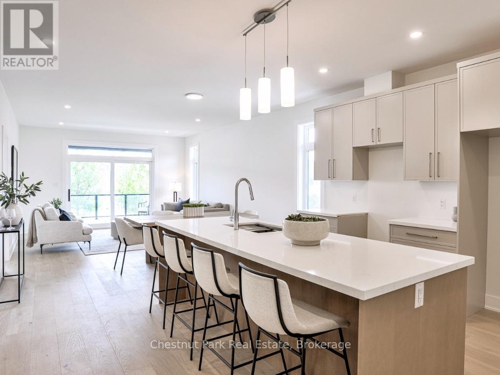 2 Black Spruce Street, Huntsville, Ontario  P1H 1M3 - Photo 5 - X12387275