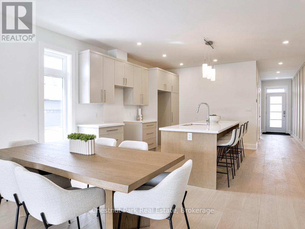 2 Black Spruce Street, Huntsville, Ontario  P1H 1M3 - Photo 7 - X12387275