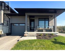 2 BLACK SPRUCE STREET, Huntsville, Ontario