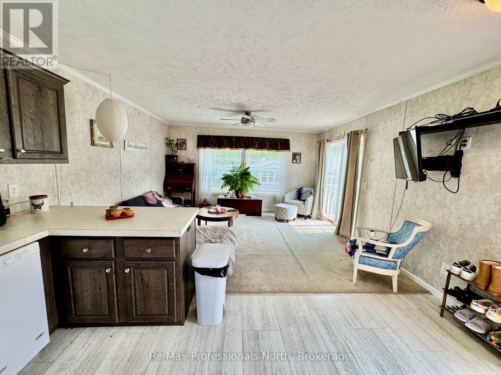 60 - 1007 Racoon Road, Gravenhurst, Ontario  P1P 0C3 - Photo 3 - X12387940