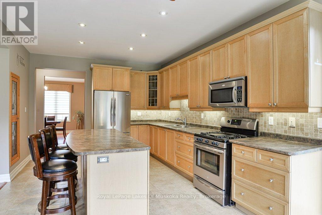 12 Pheasant Run, Bracebridge, Ontario  P1L 0A9 - Photo 6 - X12388152