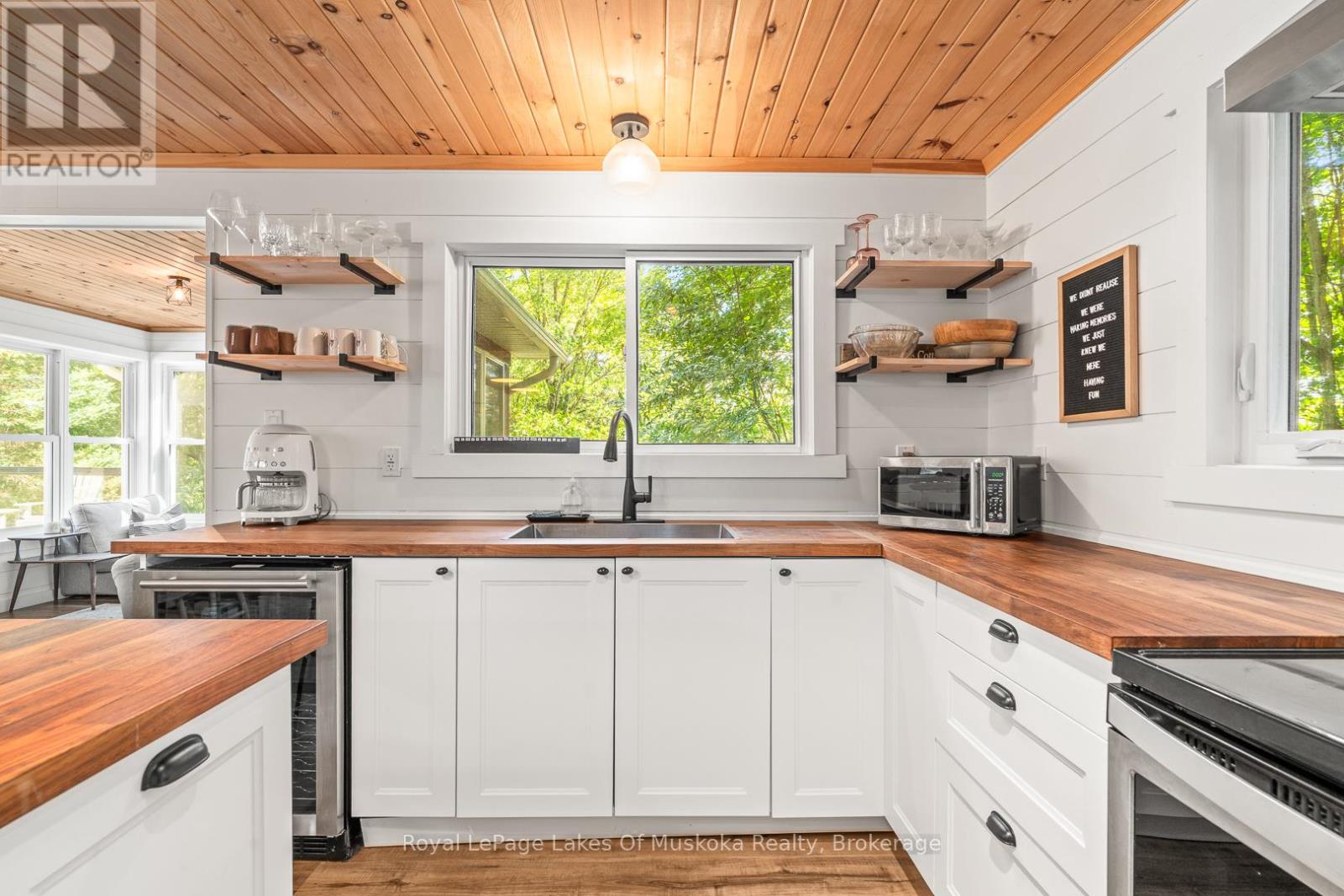 1341 Billie Bear Road, Lake Of Bays, Ontario  P1H 2J6 - Photo 14 - X12389032