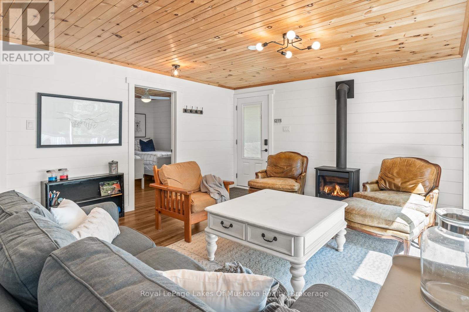 1341 Billie Bear Road, Lake Of Bays, Ontario  P1H 2J6 - Photo 6 - X12389032