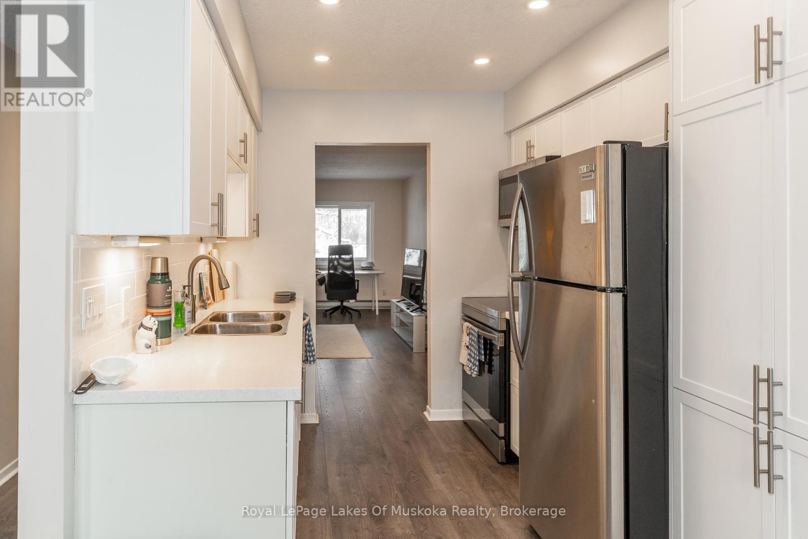 10 - 142 Ecclestone Drive, Bracebridge, Ontario  P1L 1G6 - Photo 13 - X12389230