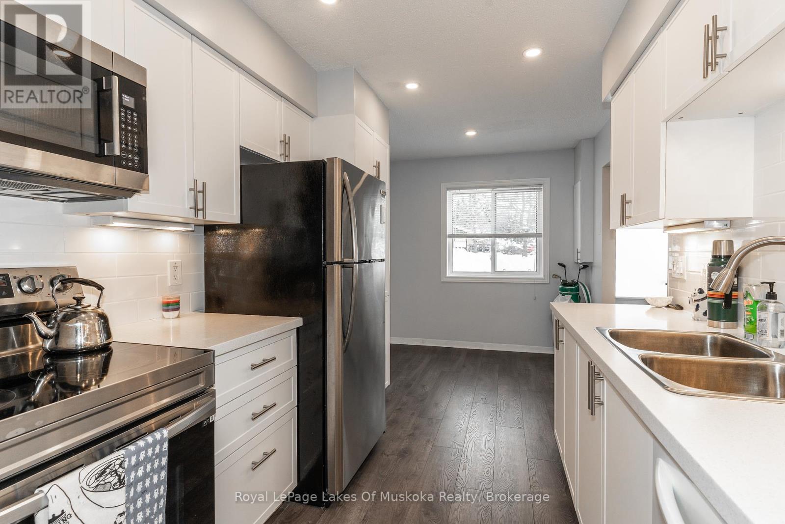 10 - 142 Ecclestone Drive, Bracebridge, Ontario  P1L 1G6 - Photo 14 - X12389230