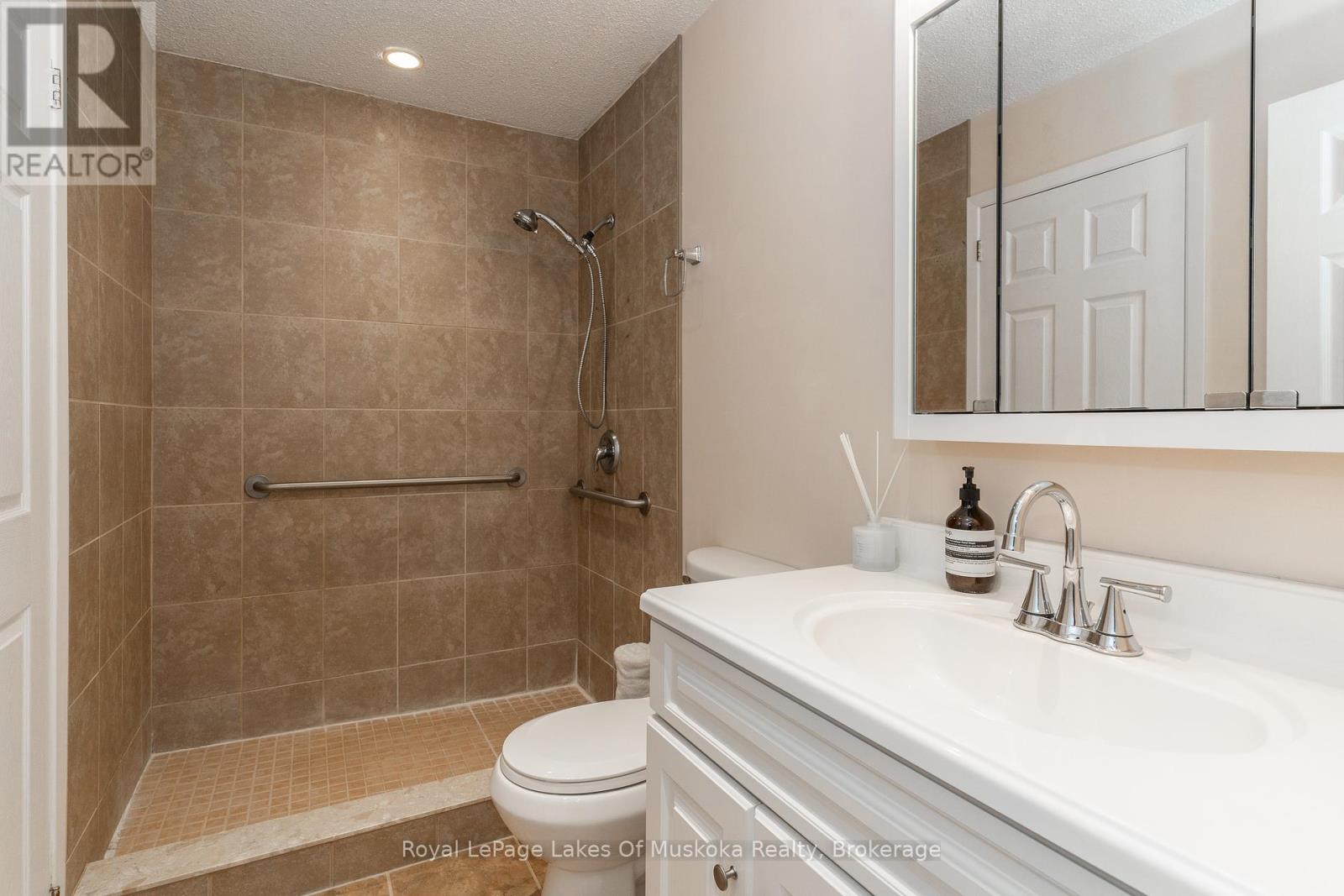 10 - 142 Ecclestone Drive, Bracebridge, Ontario  P1L 1G6 - Photo 22 - X12389230