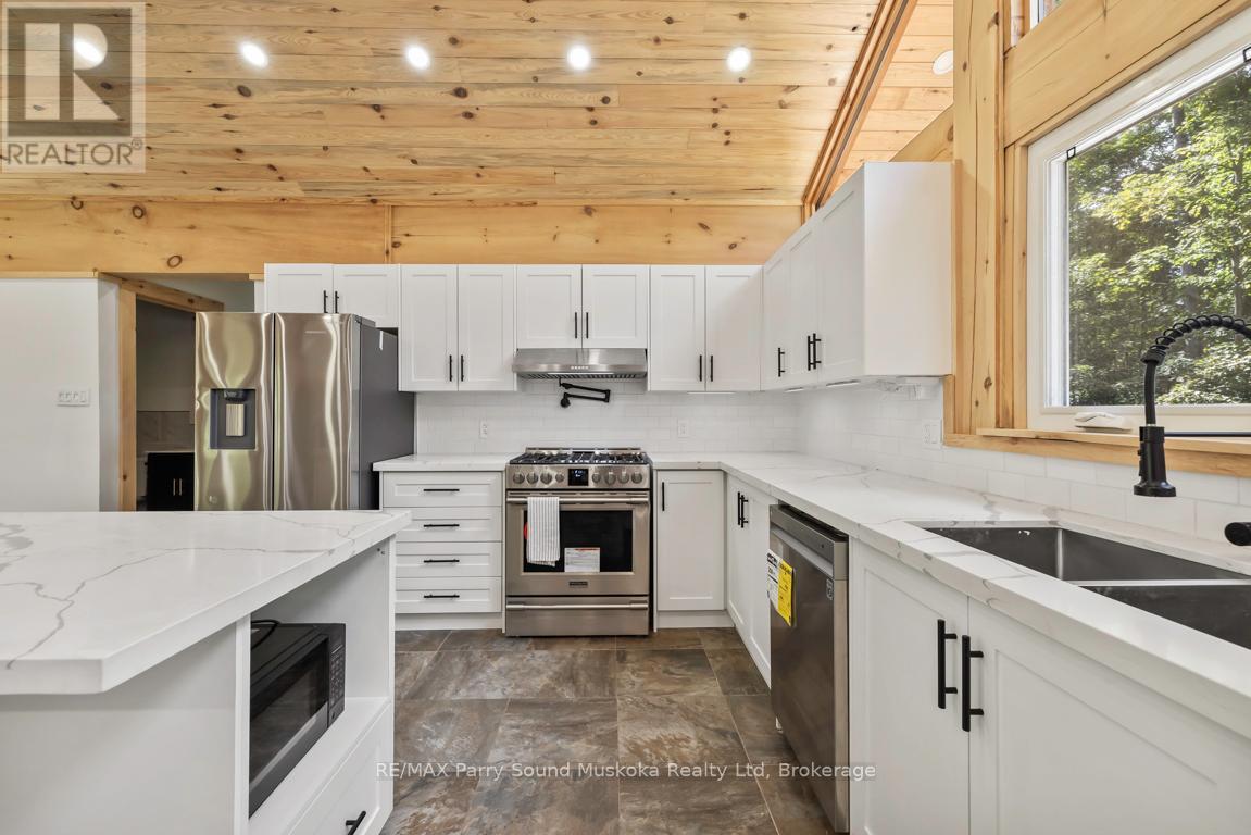 15 Rankin Lake Road, Seguin, Ontario  P2A 0B2 - Photo 14 - X12392304