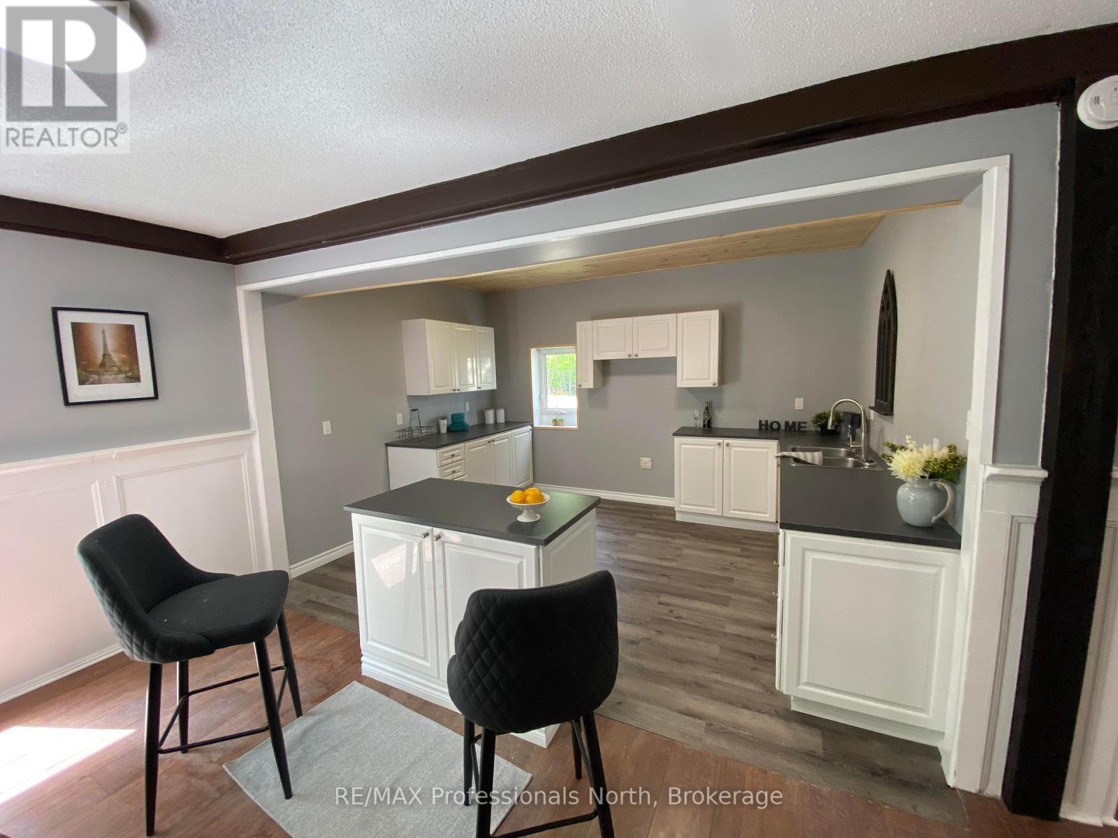 204 Mineral Springs Road, Huntsville, Ontario  P1H 2N5 - Photo 13 - X12393968