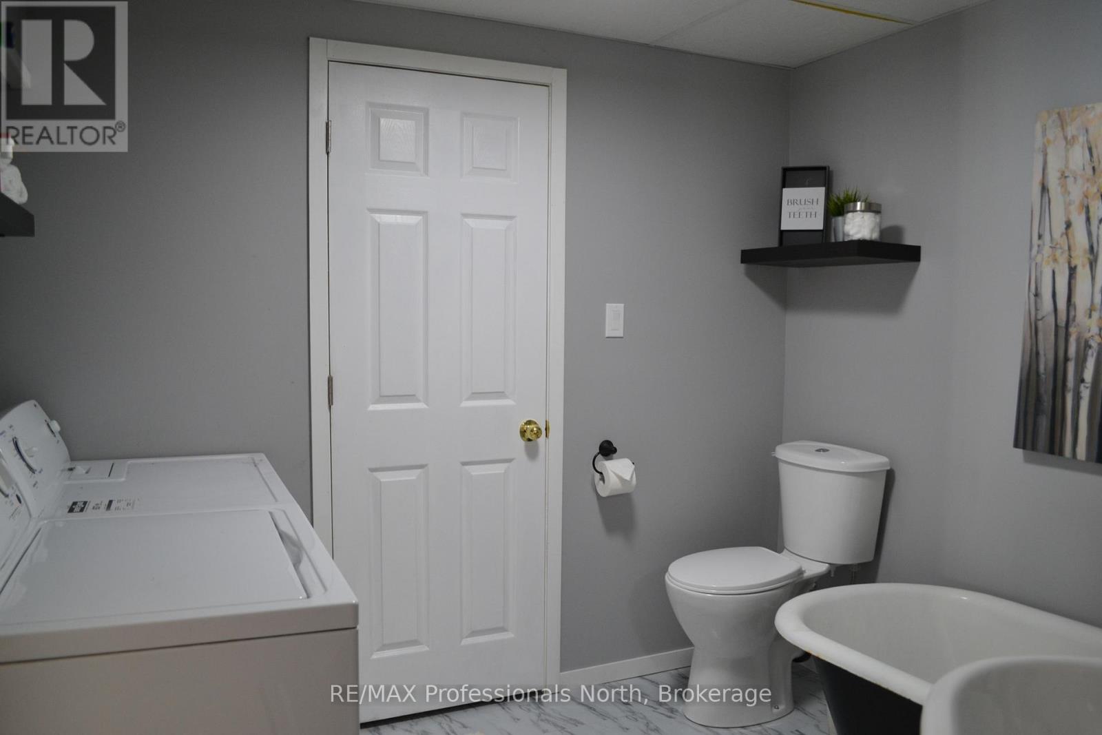 204 Mineral Springs Road, Huntsville, Ontario  P1H 2N5 - Photo 18 - X12393968