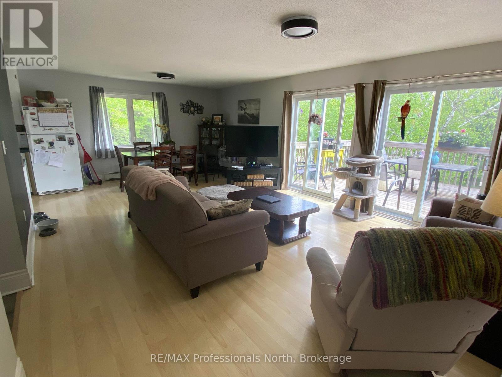 204 Mineral Springs Road, Huntsville, Ontario  P1H 2N5 - Photo 5 - X12393968