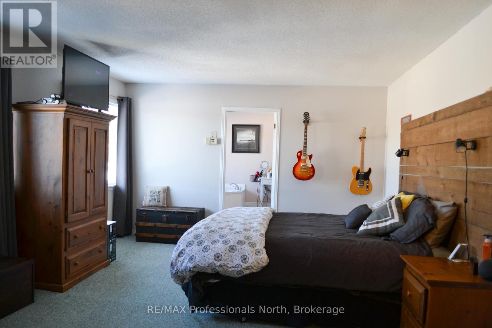 204 Mineral Springs Road, Huntsville, Ontario  P1H 2N5 - Photo 9 - X12393968