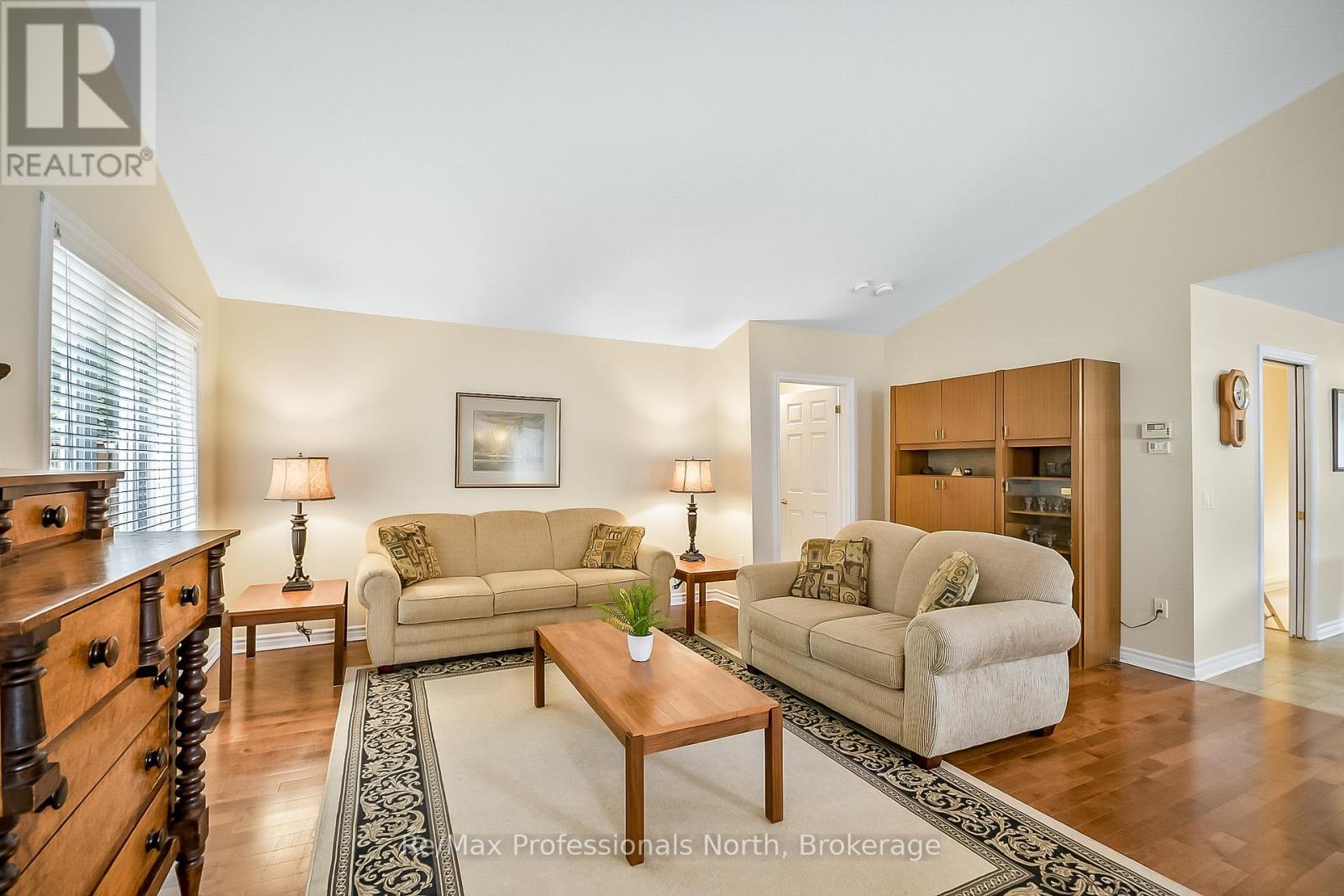 136 Hedgewood Lane, Gravenhurst, Ontario  P1P 1Z4 - Photo 13 - X12396497