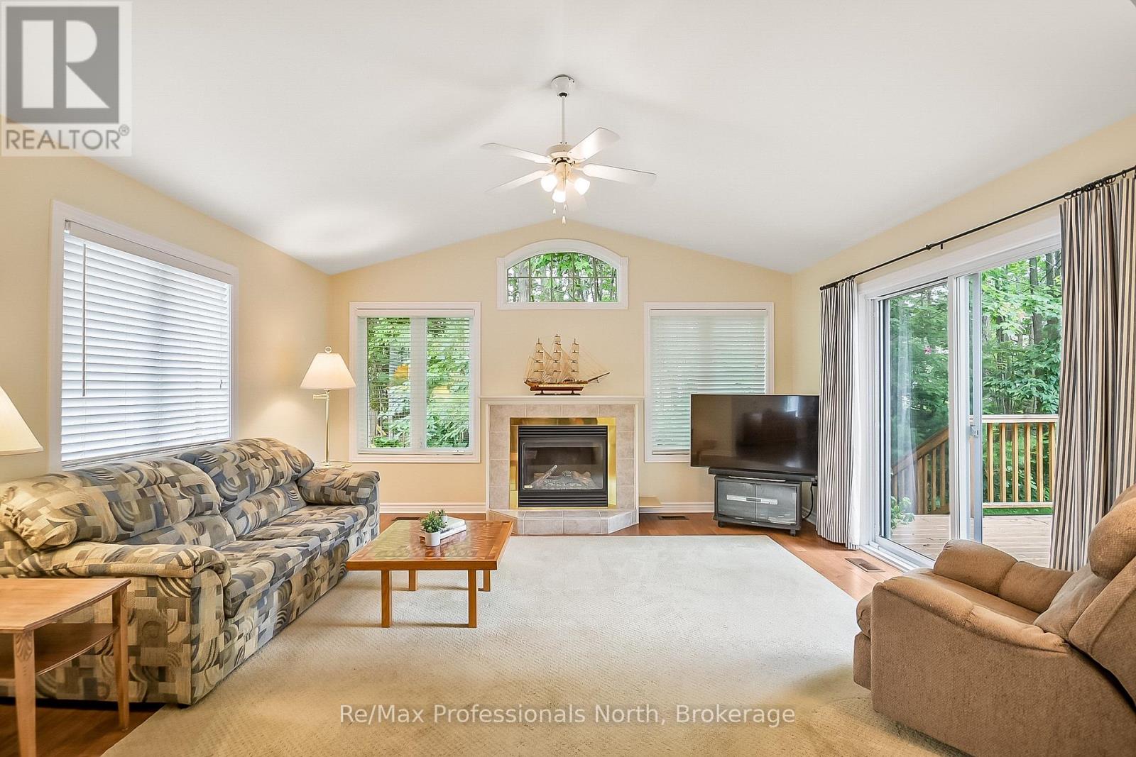 136 Hedgewood Lane, Gravenhurst, Ontario  P1P 1Z4 - Photo 14 - X12396497