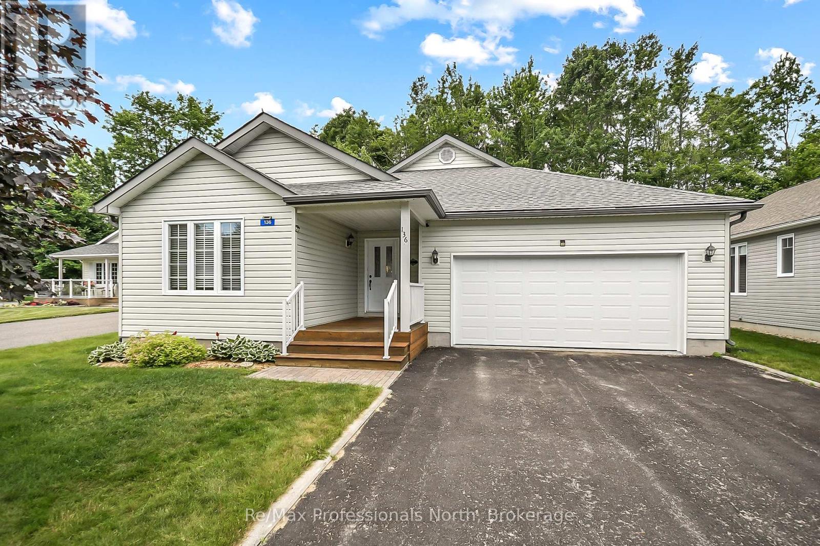 136 Hedgewood Lane, Gravenhurst, Ontario  P1P 1Z4 - Photo 37 - X12396497