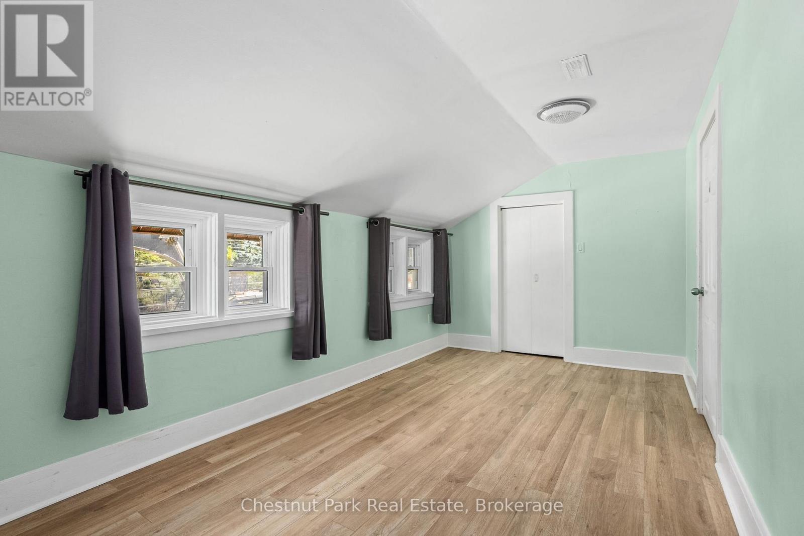 615 Bay Street, Gravenhurst, Ontario  P1P 1G8 - Photo 22 - X12397217