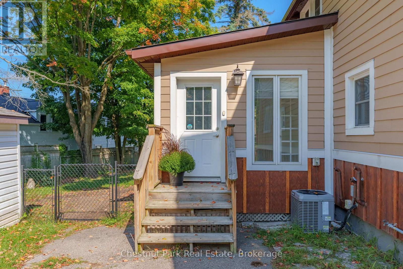 615 Bay Street, Gravenhurst, Ontario  P1P 1G8 - Photo 24 - X12397217