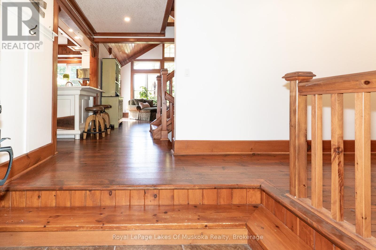 1080 Walkers Glenn Crescent, Lake Of Bays, Ontario  P1H 2J6 - Photo 13 - X12399329