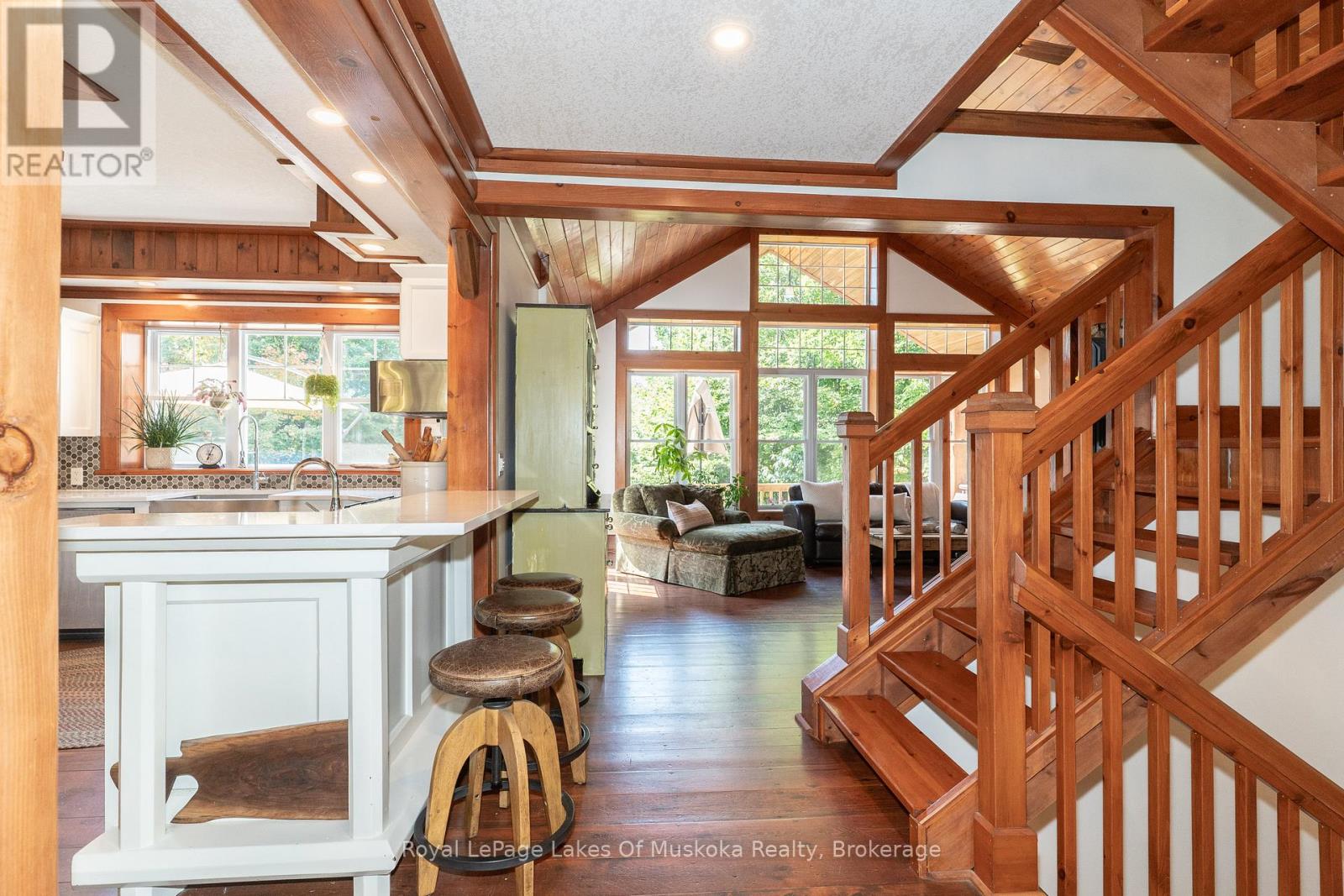 1080 Walkers Glenn Crescent, Lake Of Bays, Ontario  P1H 2J6 - Photo 15 - X12399329