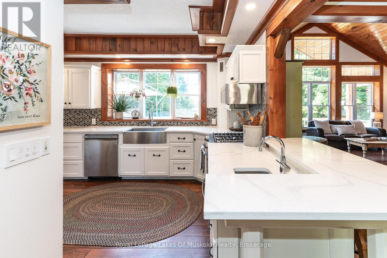 1080 Walkers Glenn Crescent, Lake Of Bays, Ontario  P1H 2J6 - Photo 23 - X12399329