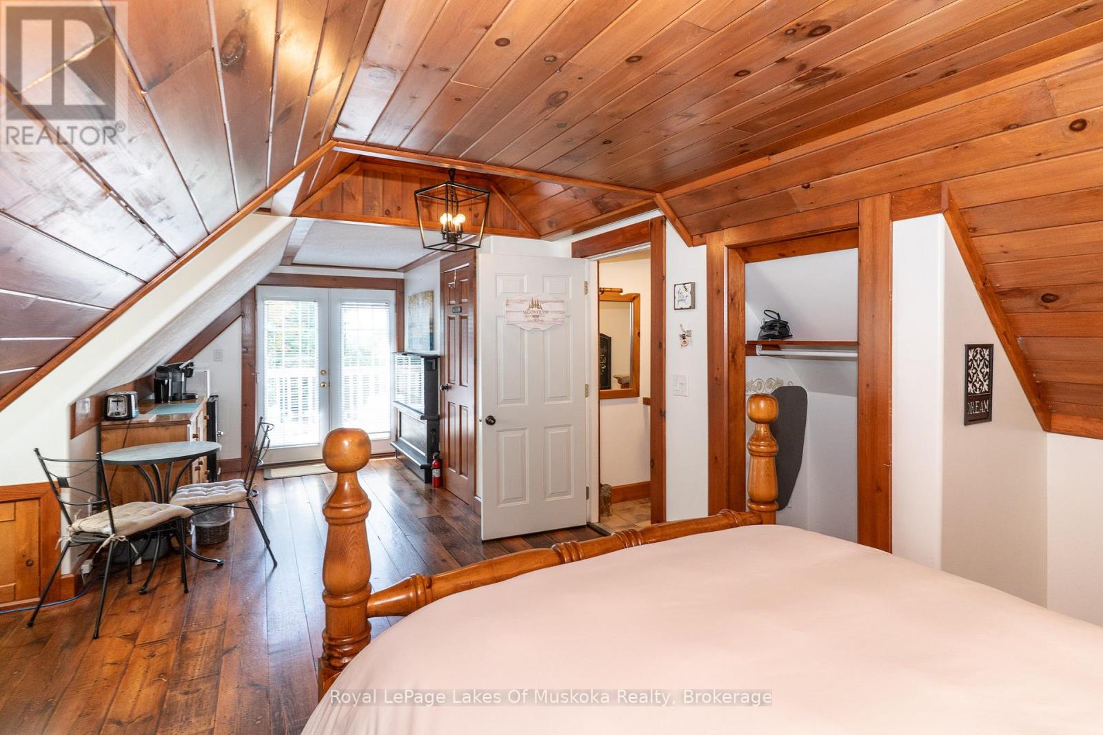 1080 Walkers Glenn Crescent, Lake Of Bays, Ontario  P1H 2J6 - Photo 28 - X12399329