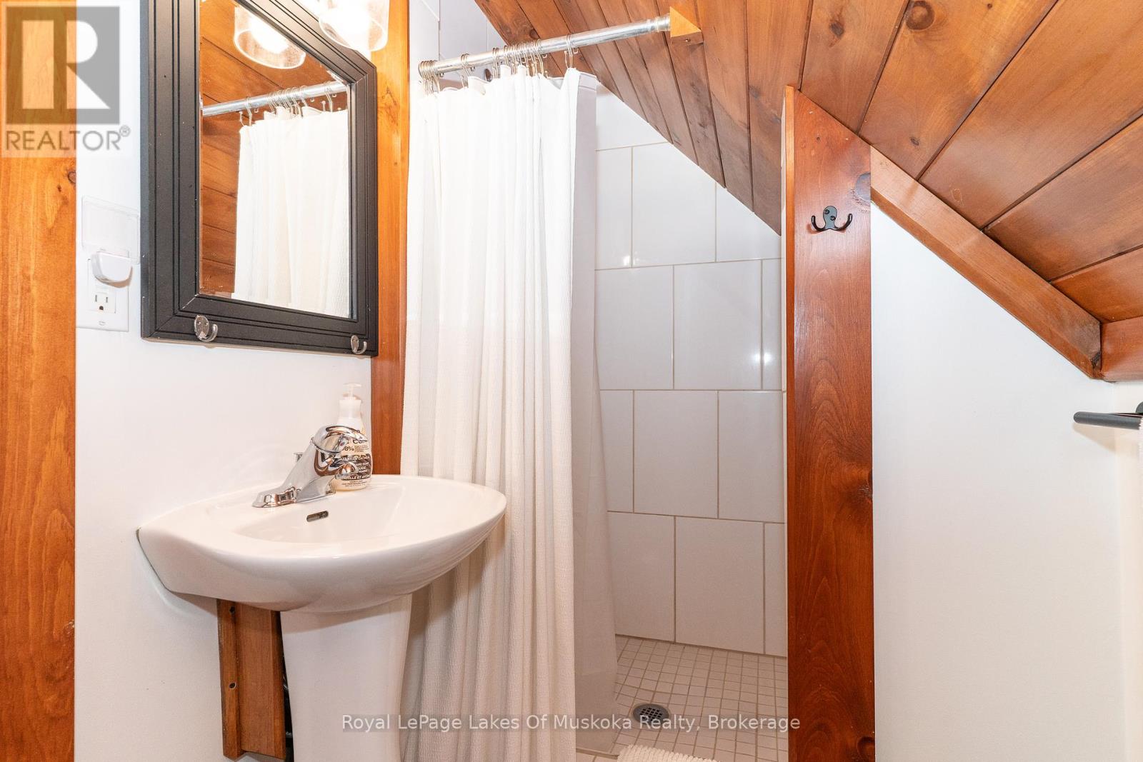 1080 Walkers Glenn Crescent, Lake Of Bays, Ontario  P1H 2J6 - Photo 29 - X12399329