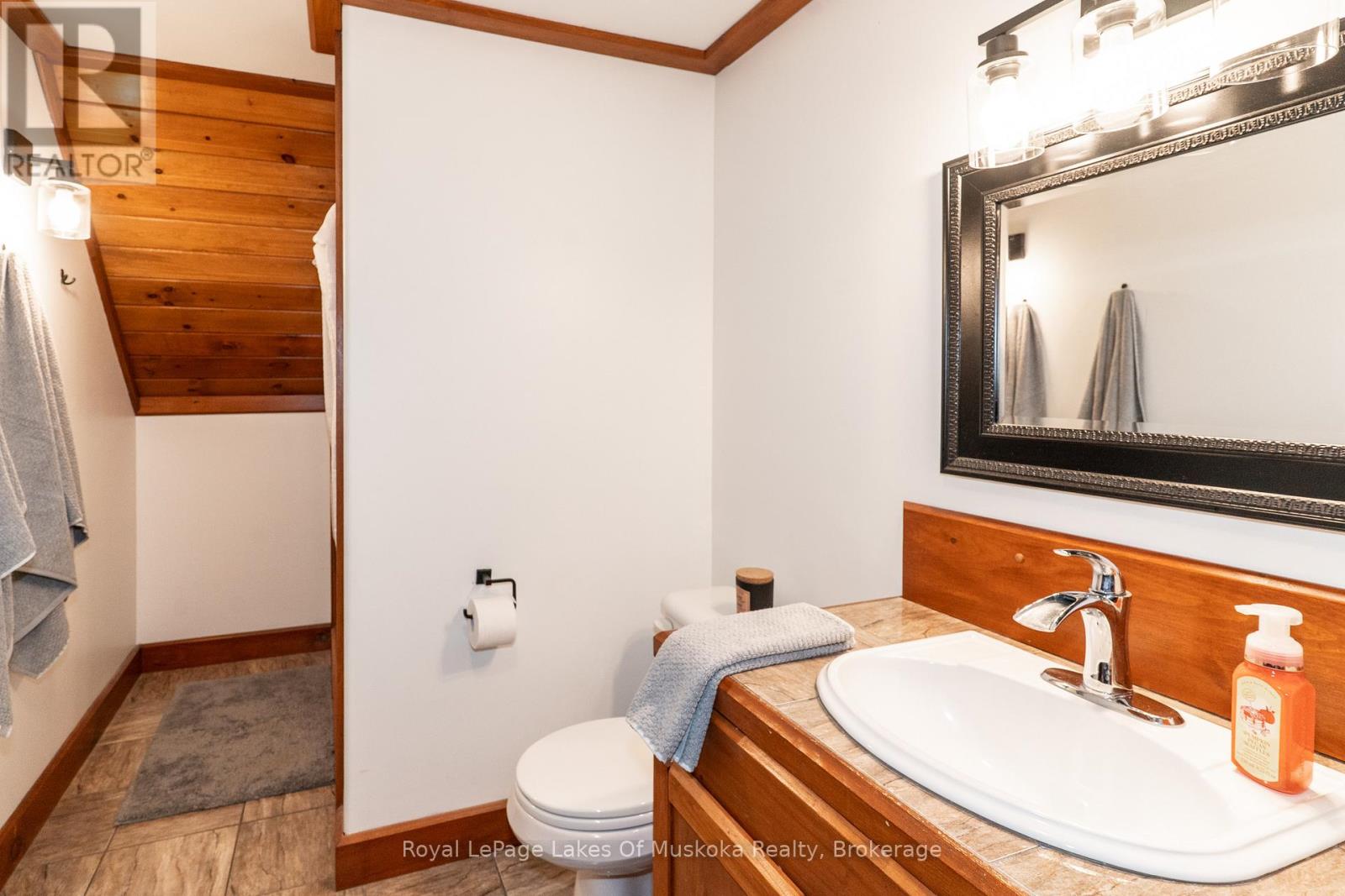 1080 Walkers Glenn Crescent, Lake Of Bays, Ontario  P1H 2J6 - Photo 38 - X12399329