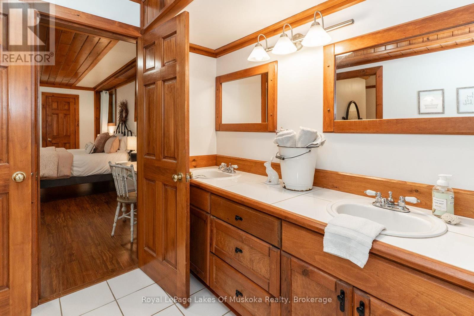 1080 Walkers Glenn Crescent, Lake Of Bays, Ontario  P1H 2J6 - Photo 40 - X12399329