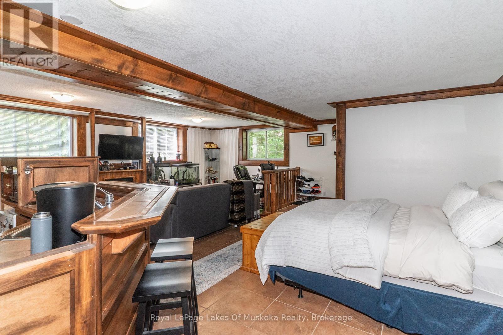 1080 Walkers Glenn Crescent, Lake Of Bays, Ontario  P1H 2J6 - Photo 41 - X12399329