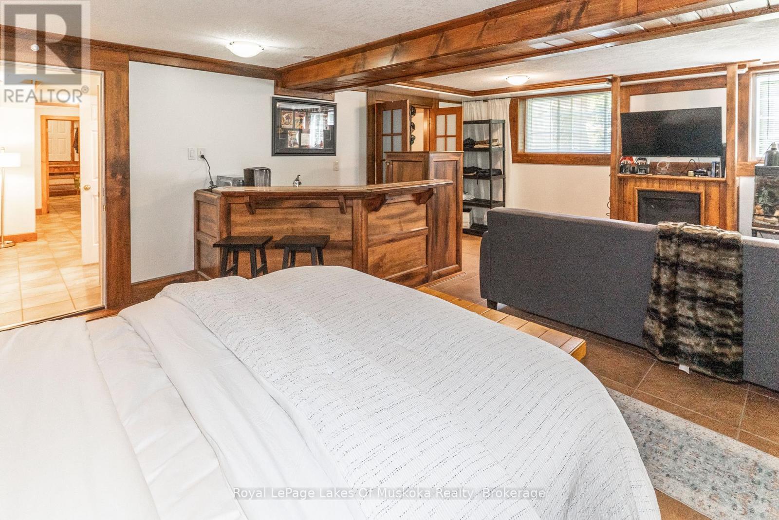 1080 Walkers Glenn Crescent, Lake Of Bays, Ontario  P1H 2J6 - Photo 42 - X12399329