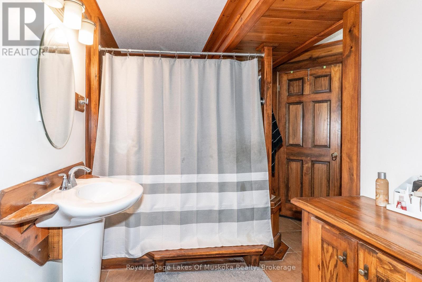 1080 Walkers Glenn Crescent, Lake Of Bays, Ontario  P1H 2J6 - Photo 43 - X12399329