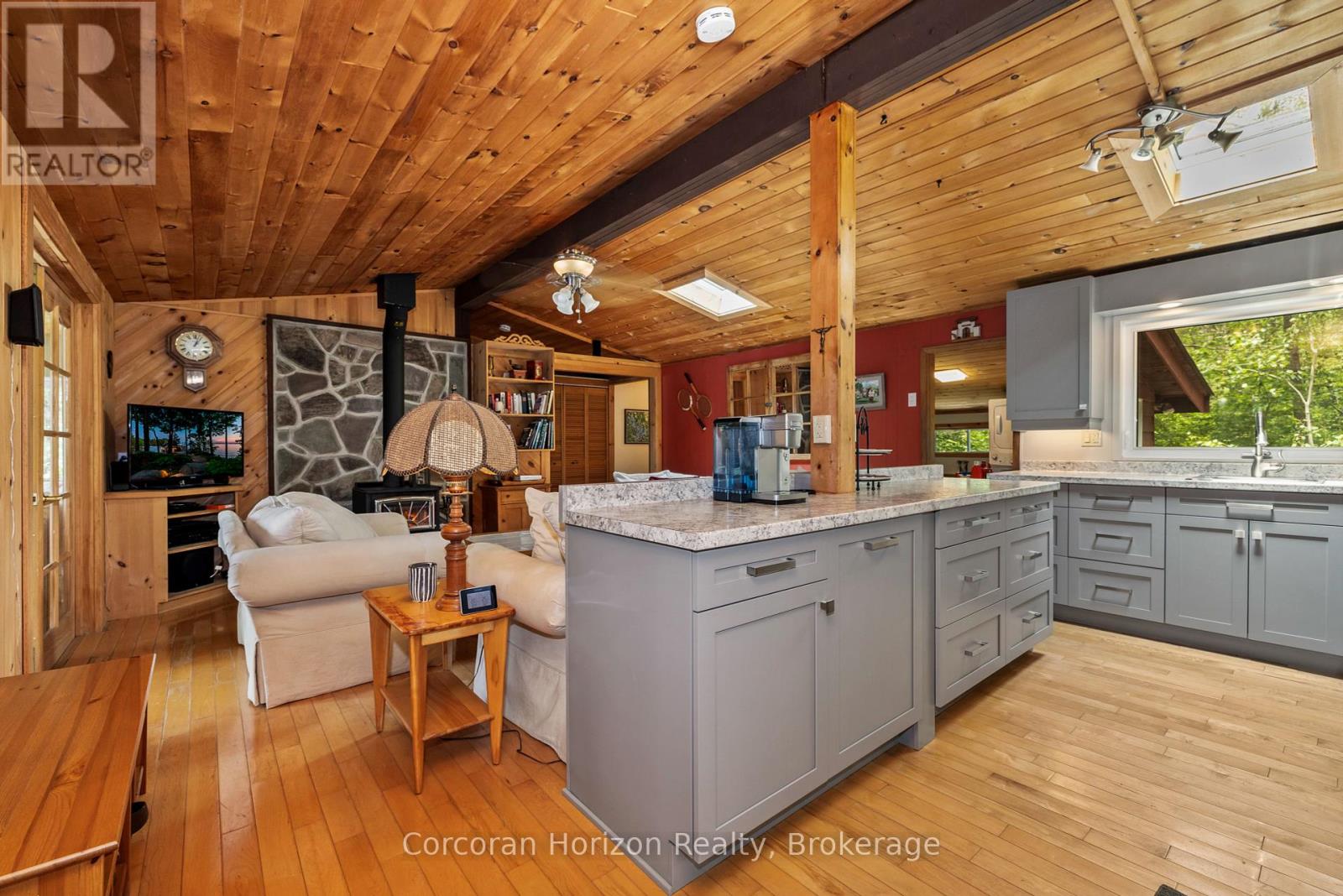 162 Winding Way, Georgian Bay, Ontario  L0K 1S0 - Photo 17 - X12399470