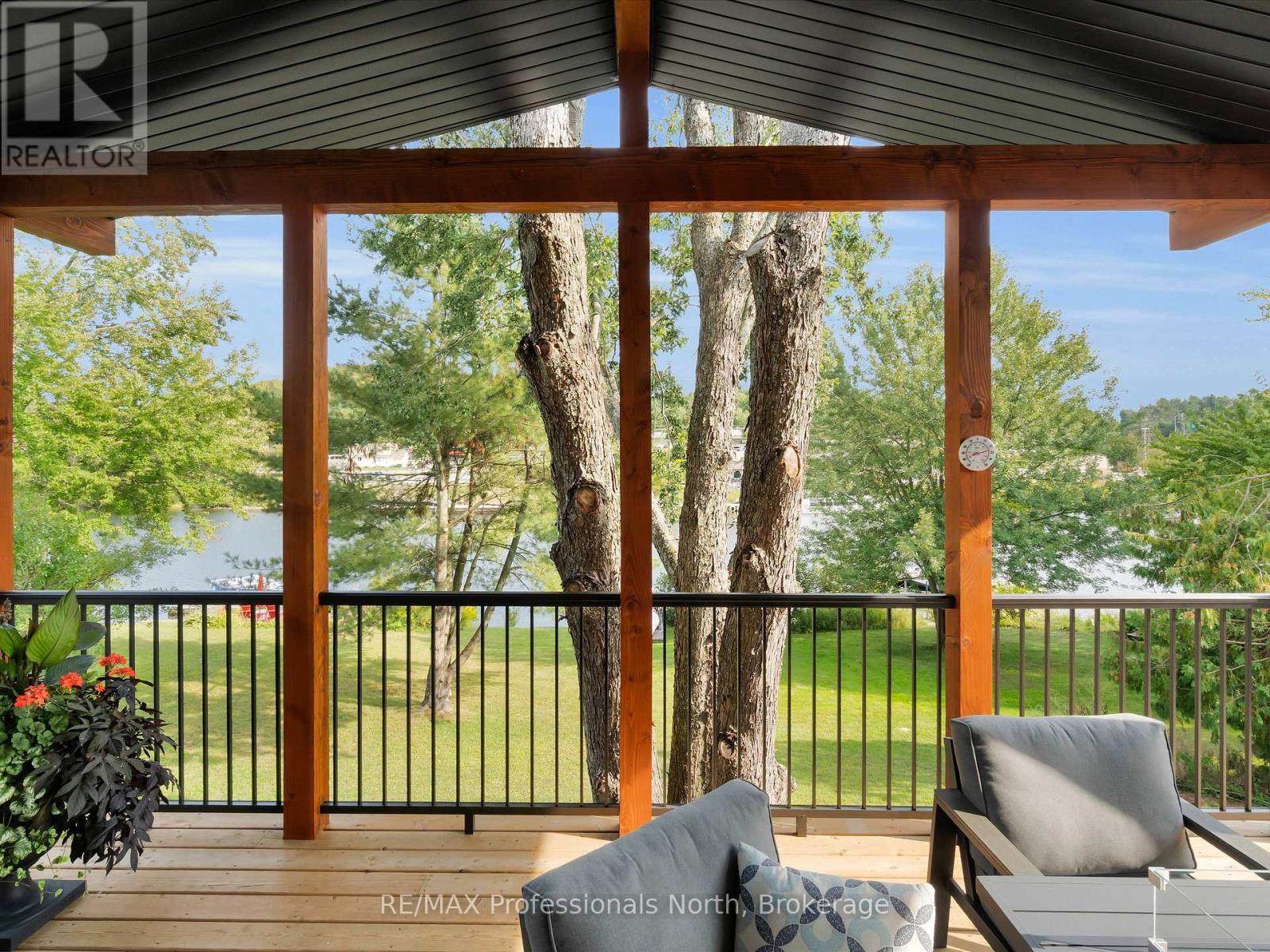 211 Holditch Street, Bracebridge, Ontario  P1L 1E9 - Photo 10 - X12399716