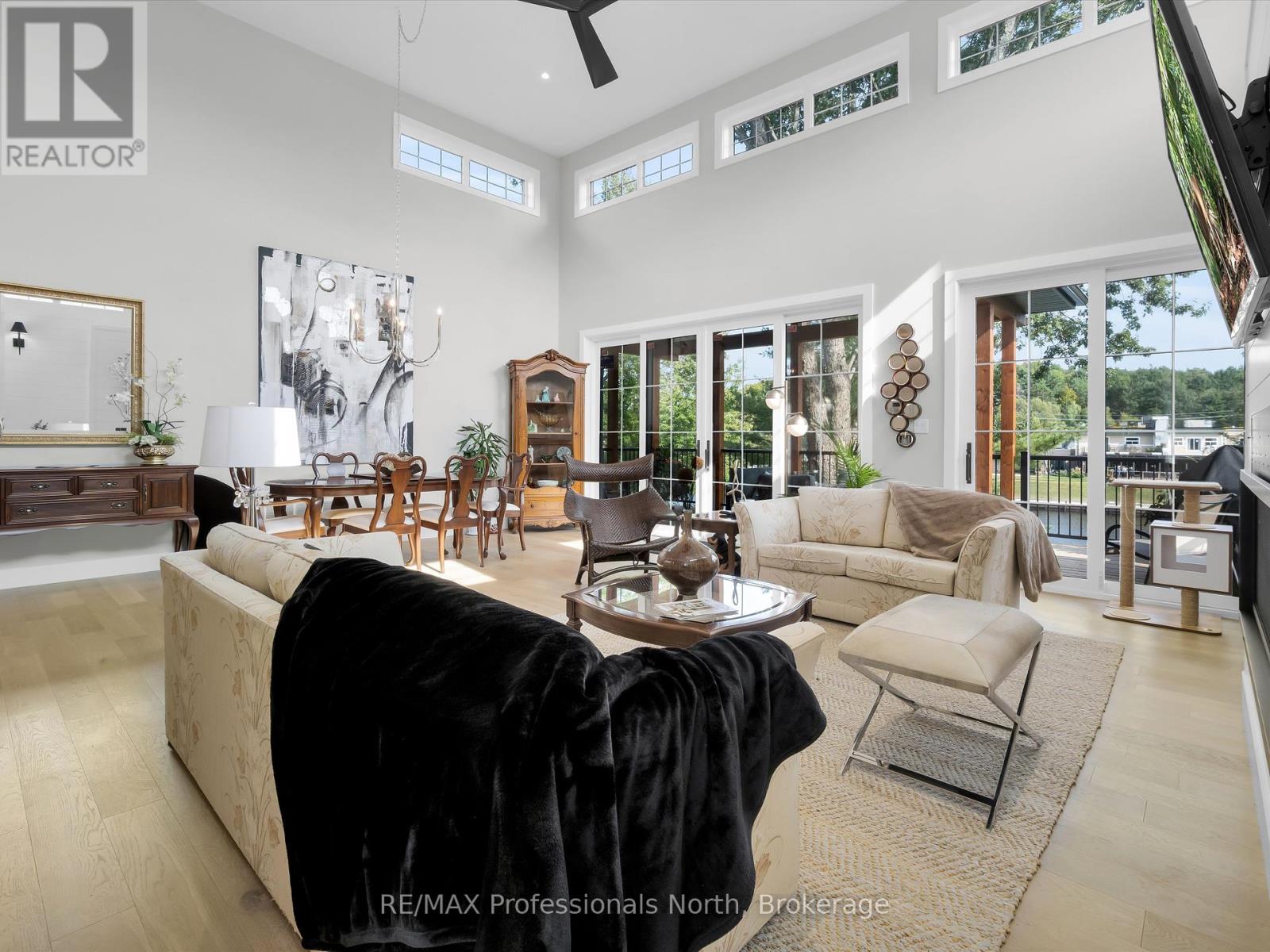 211 Holditch Street, Bracebridge, Ontario  P1L 1E9 - Photo 11 - X12399716