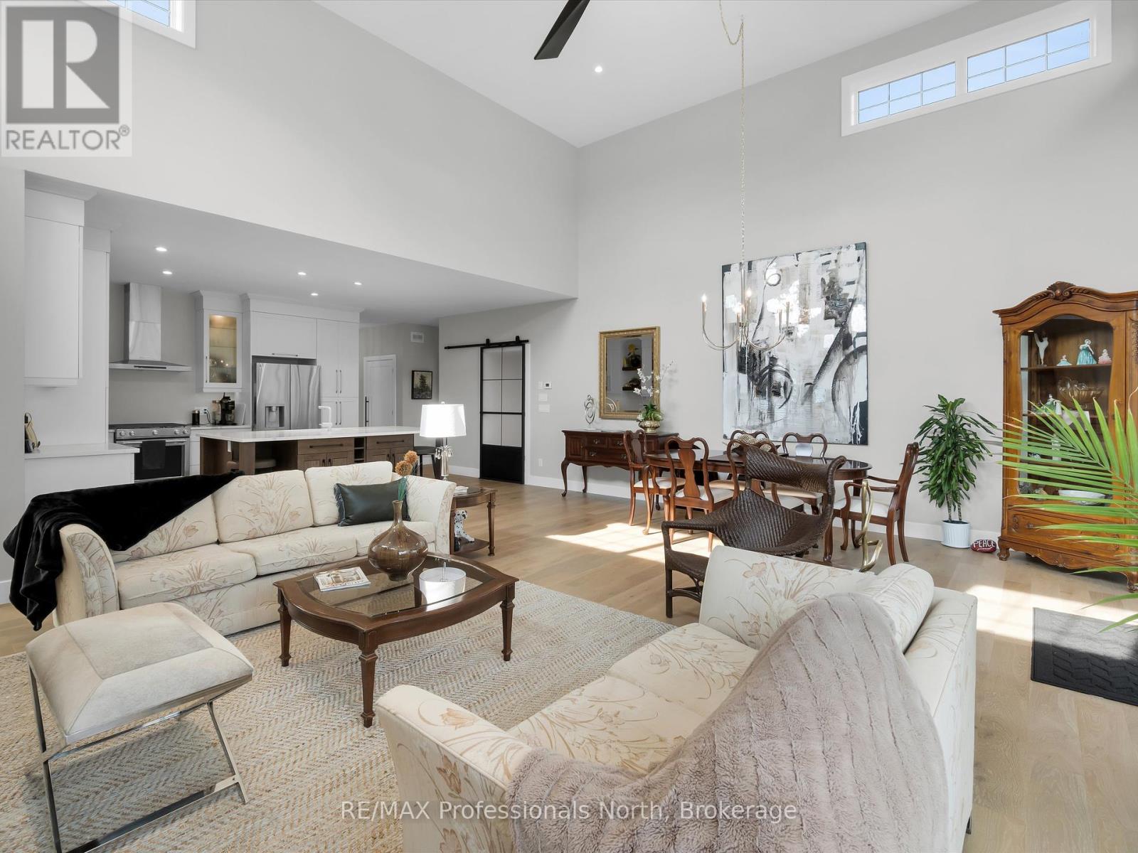 211 Holditch Street, Bracebridge, Ontario  P1L 1E9 - Photo 12 - X12399716