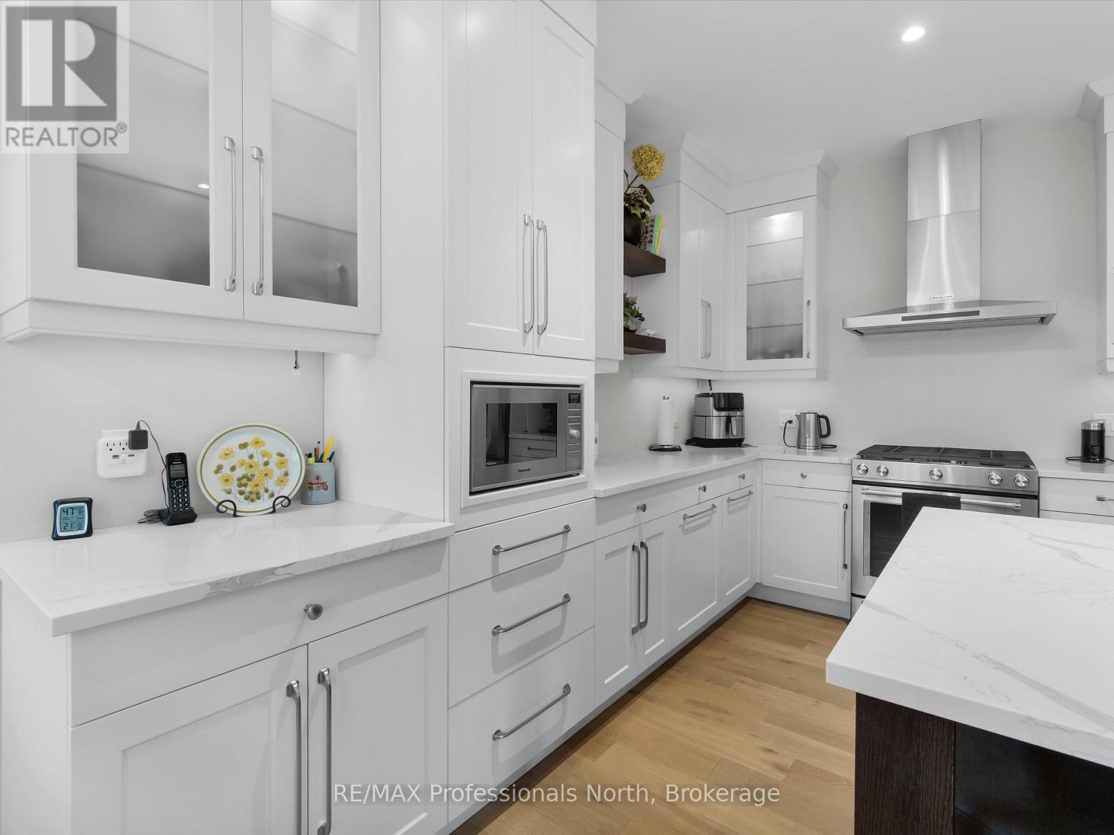 211 Holditch Street, Bracebridge, Ontario  P1L 1E9 - Photo 17 - X12399716