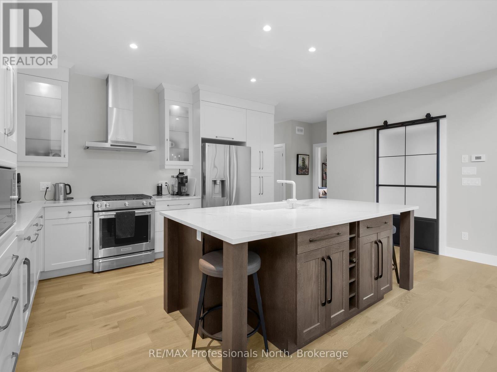 211 Holditch Street, Bracebridge, Ontario  P1L 1E9 - Photo 18 - X12399716