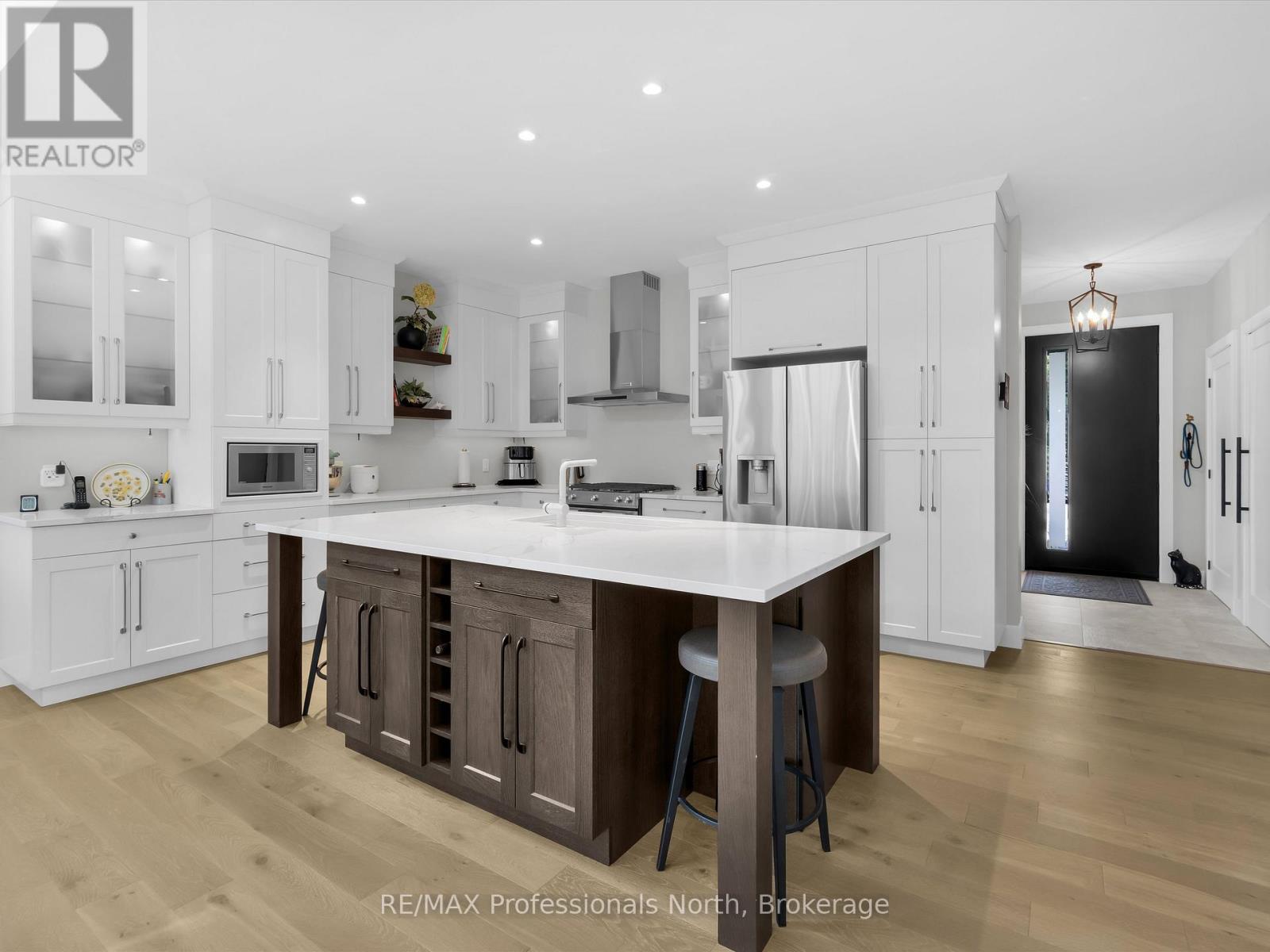 211 Holditch Street, Bracebridge, Ontario  P1L 1E9 - Photo 22 - X12399716