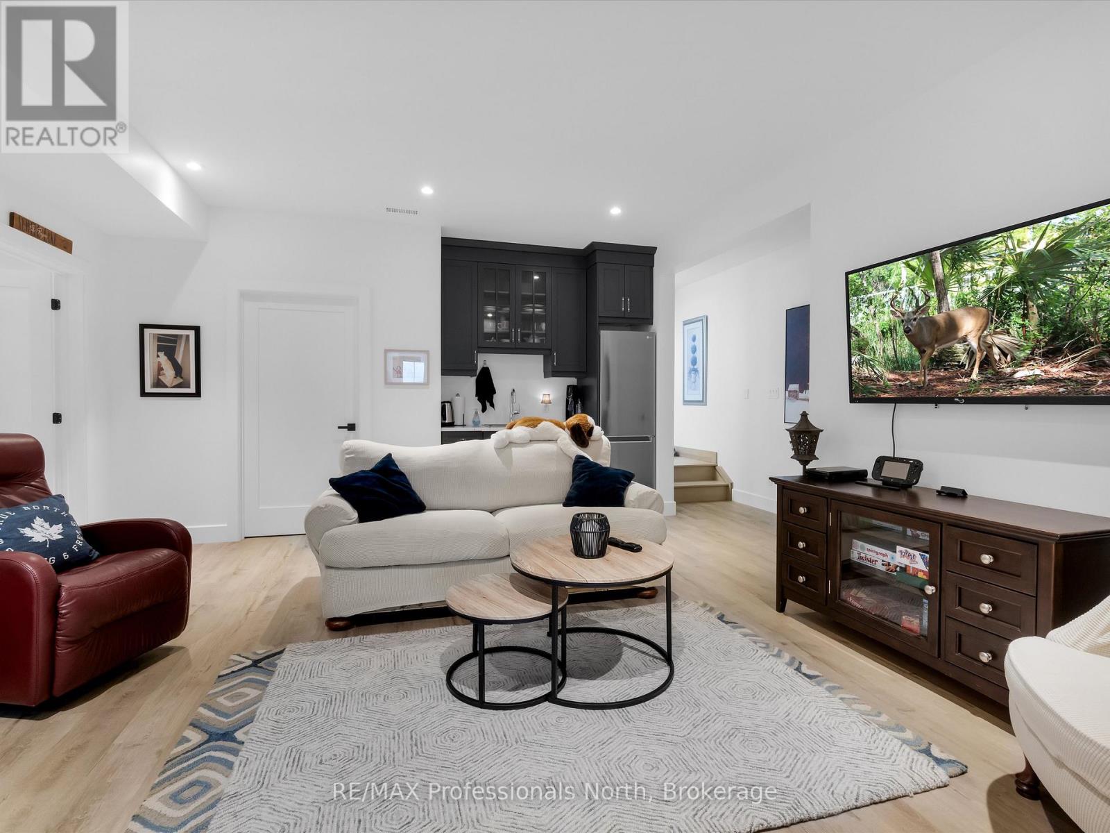 211 Holditch Street, Bracebridge, Ontario  P1L 1E9 - Photo 32 - X12399716