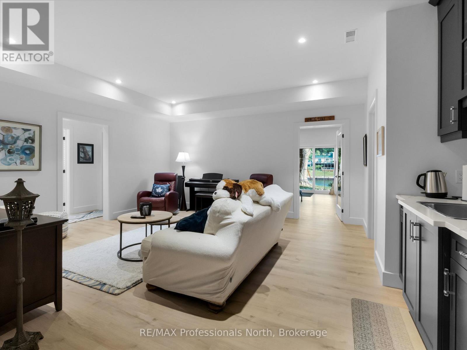 211 Holditch Street, Bracebridge, Ontario  P1L 1E9 - Photo 33 - X12399716