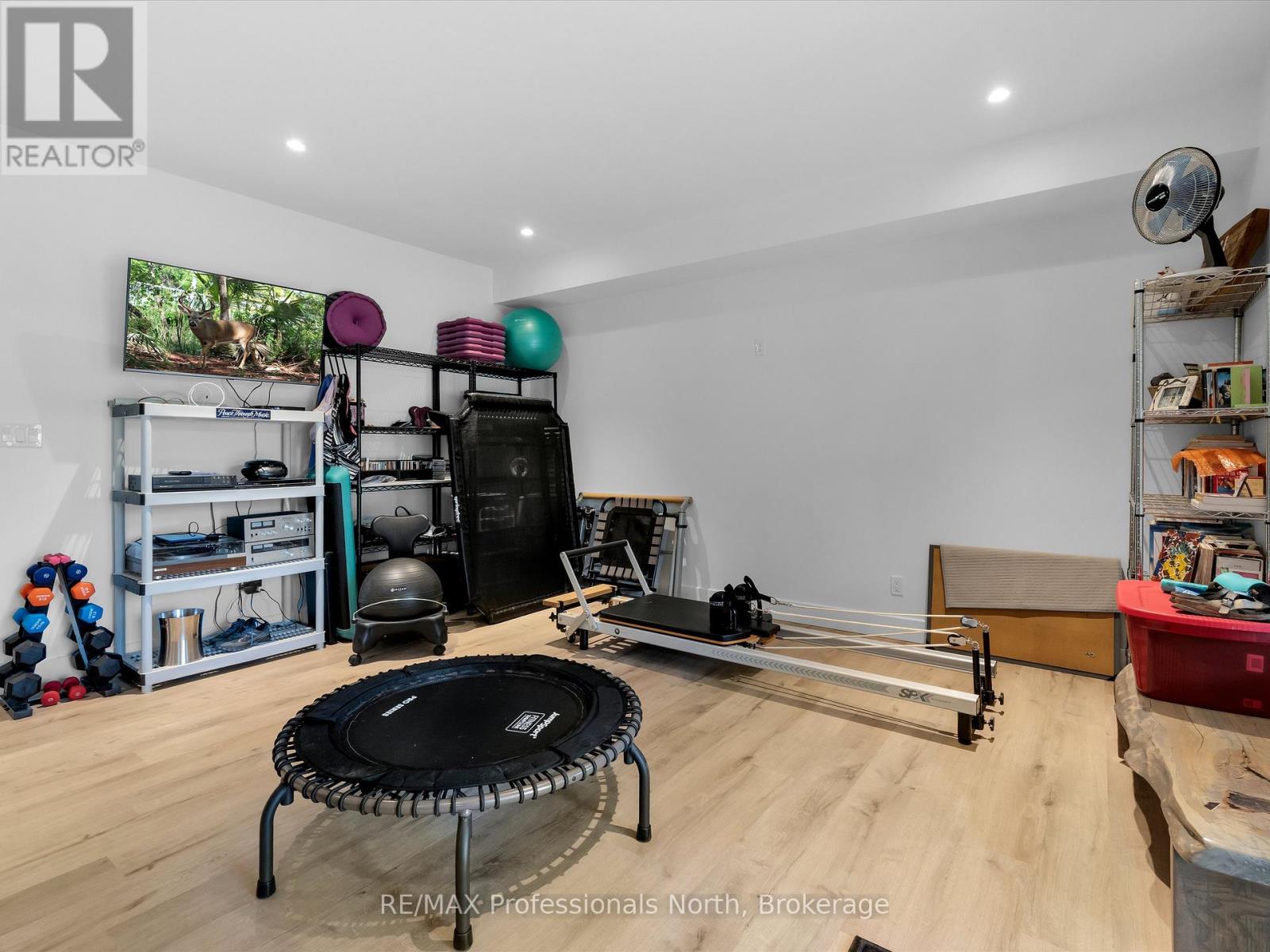 211 Holditch Street, Bracebridge, Ontario  P1L 1E9 - Photo 34 - X12399716