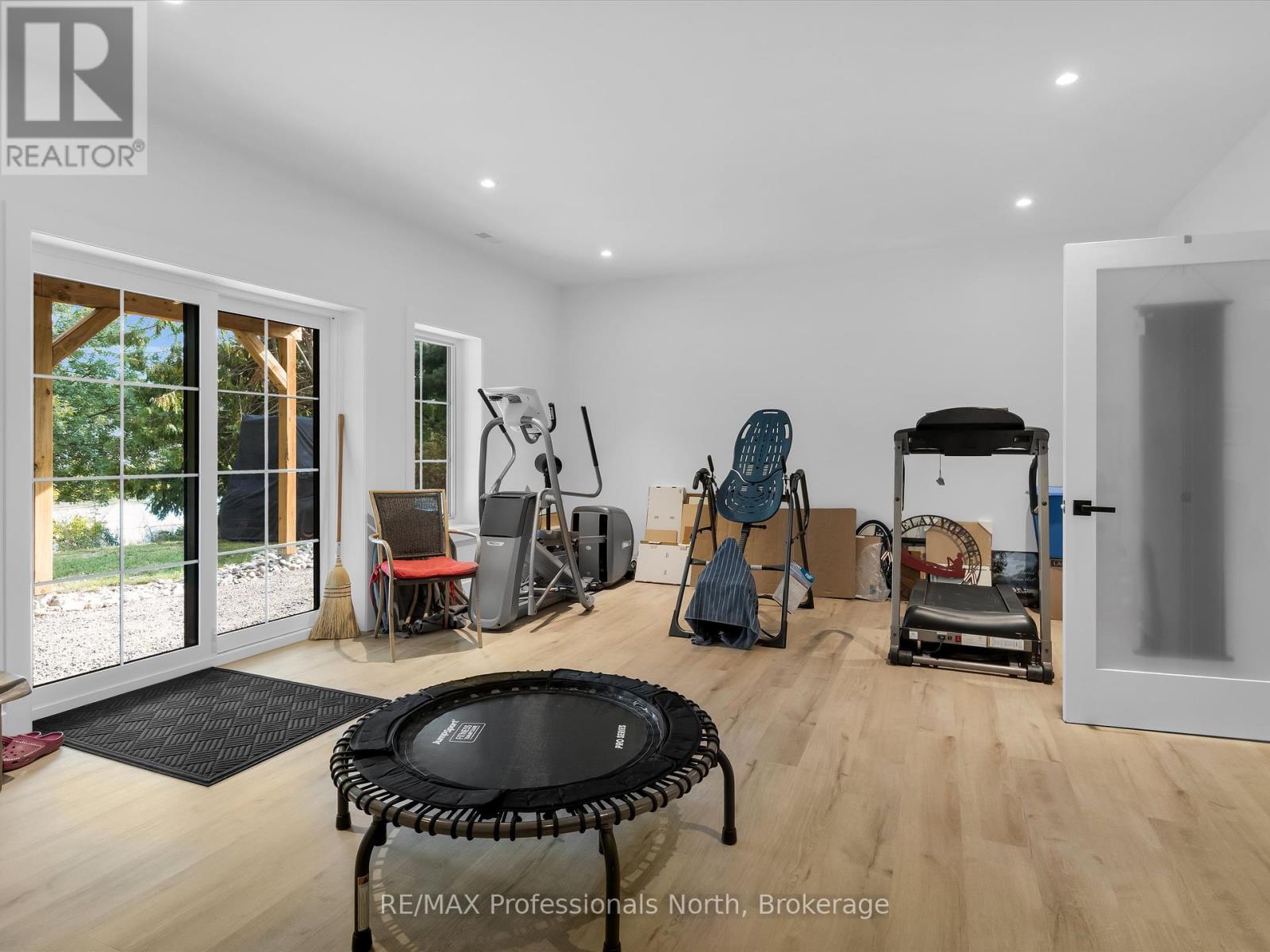 211 Holditch Street, Bracebridge, Ontario  P1L 1E9 - Photo 36 - X12399716