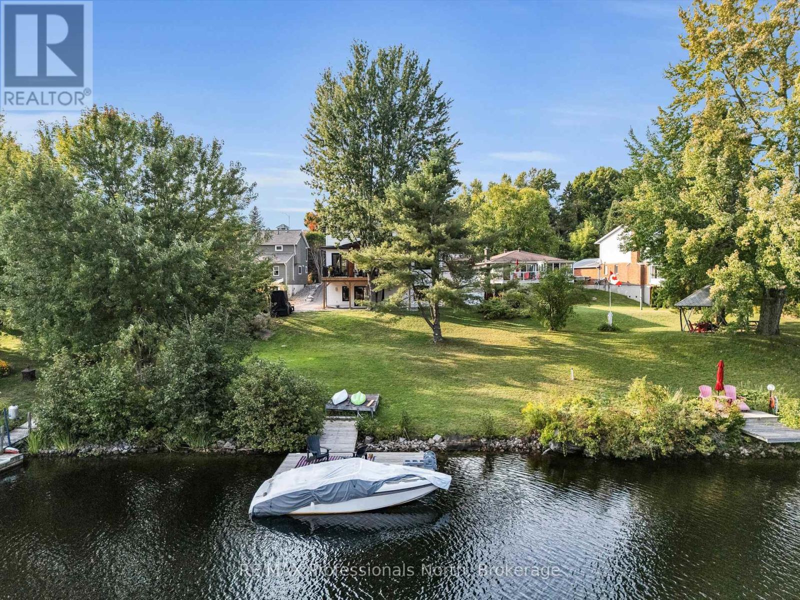 211 Holditch Street, Bracebridge, Ontario  P1L 1E9 - Photo 4 - X12399716