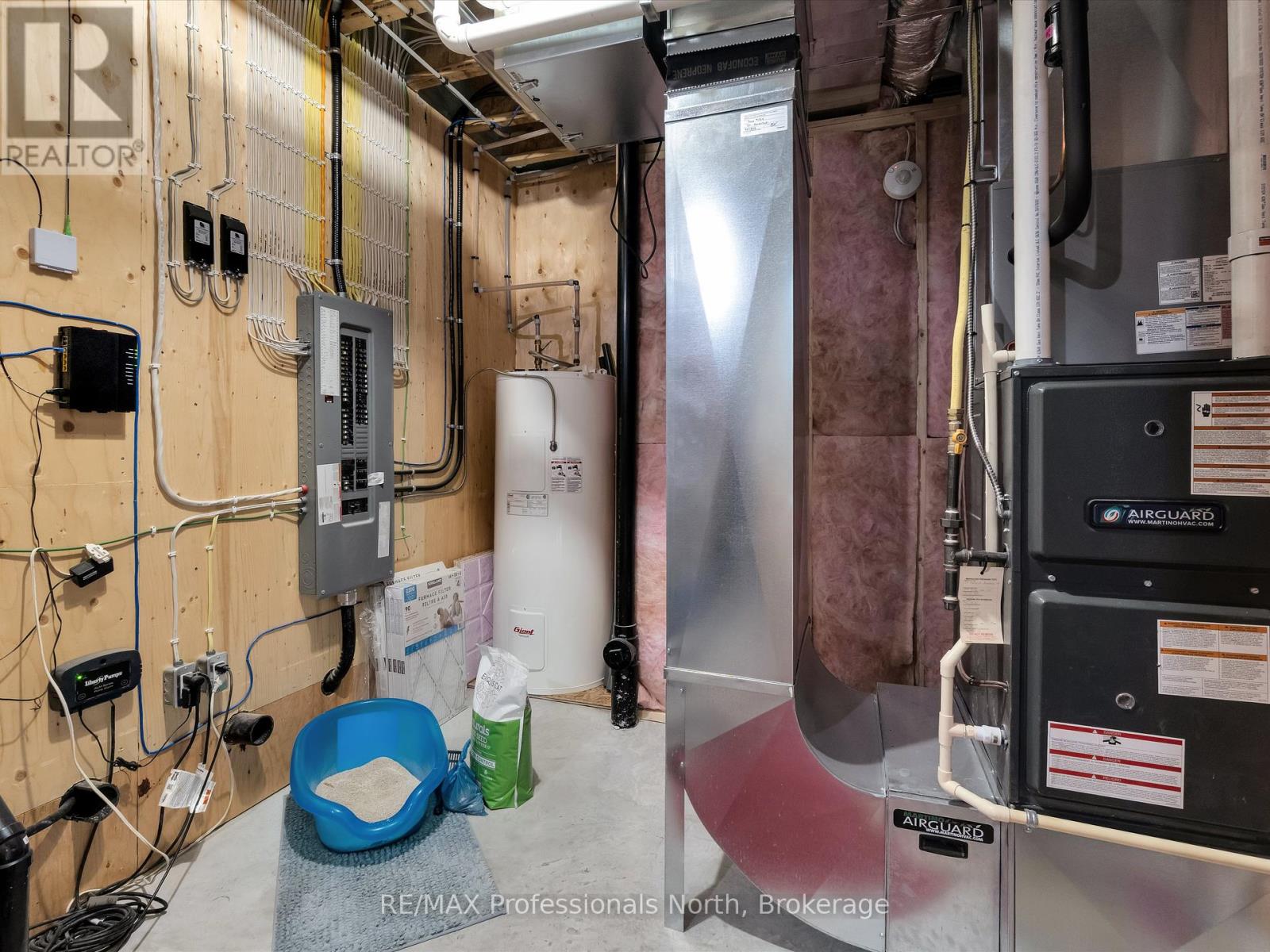 211 Holditch Street, Bracebridge, Ontario  P1L 1E9 - Photo 44 - X12399716