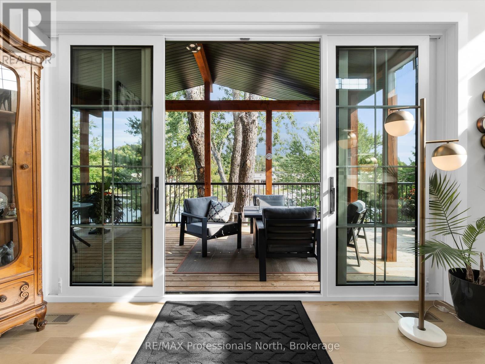 211 Holditch Street, Bracebridge, Ontario  P1L 1E9 - Photo 8 - X12399716