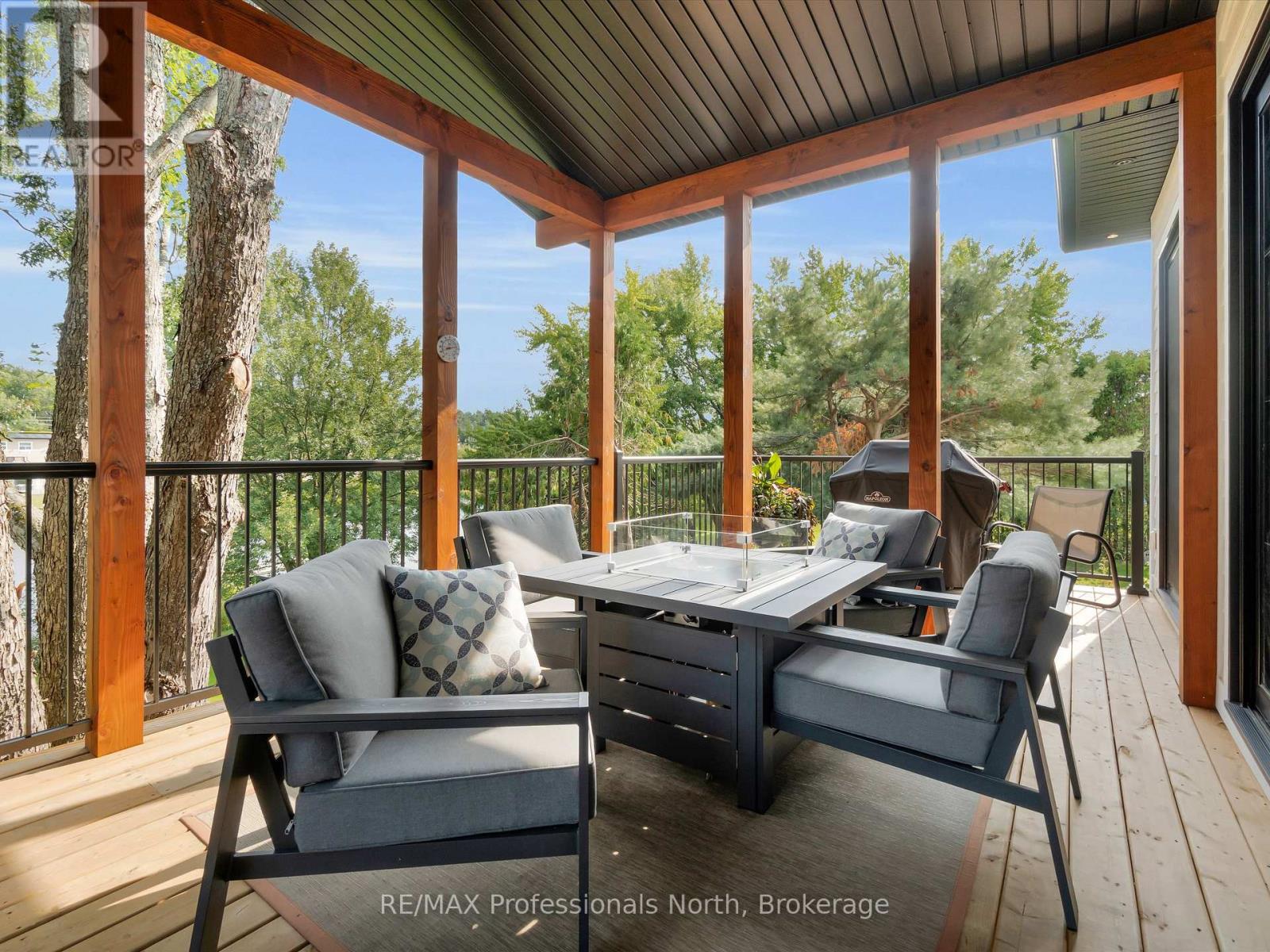 211 Holditch Street, Bracebridge, Ontario  P1L 1E9 - Photo 9 - X12399716