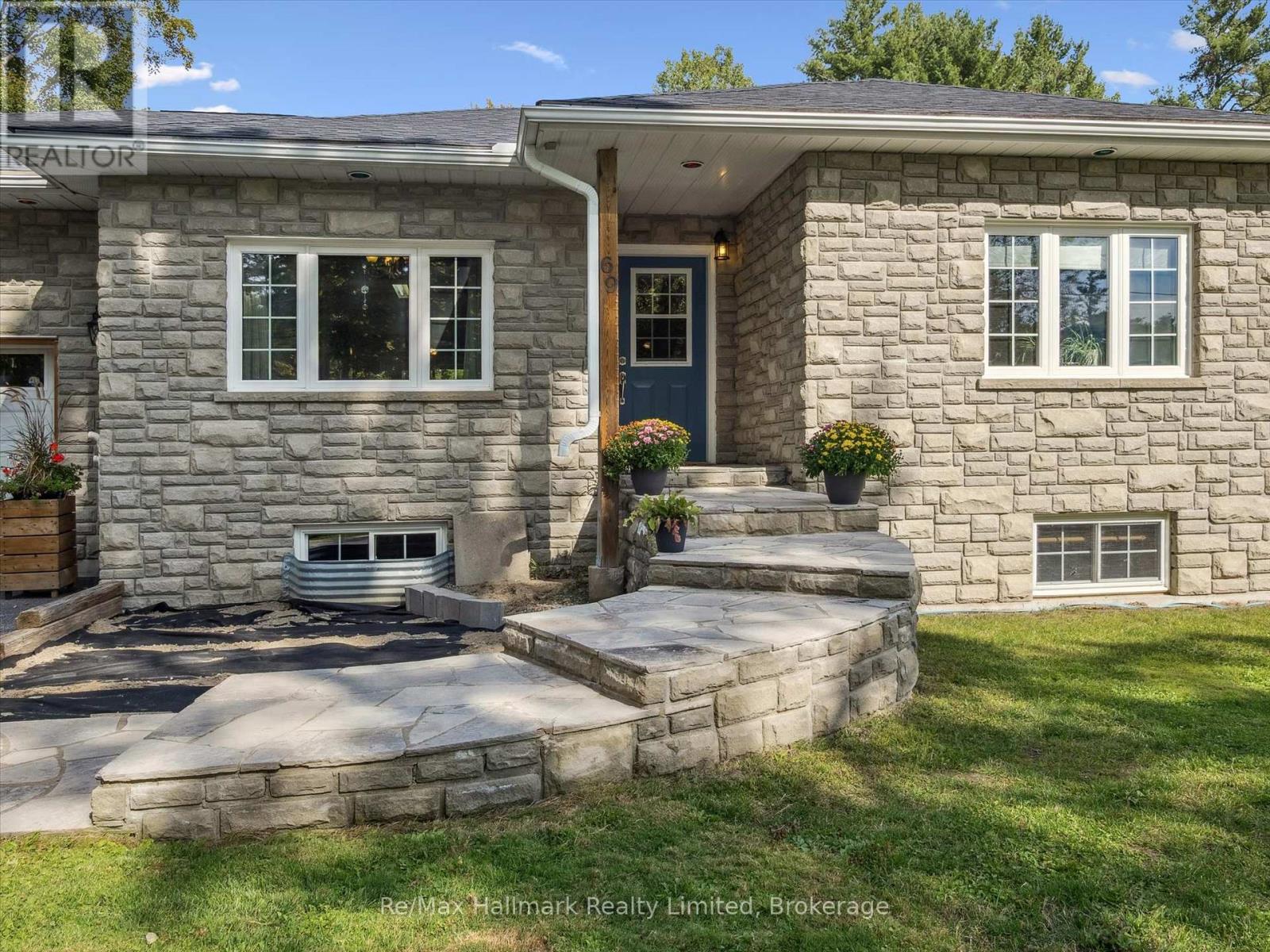 69 Woodchester Avenue, Bracebridge, Ontario  P1L 1H9 - Photo 4 - X12400015