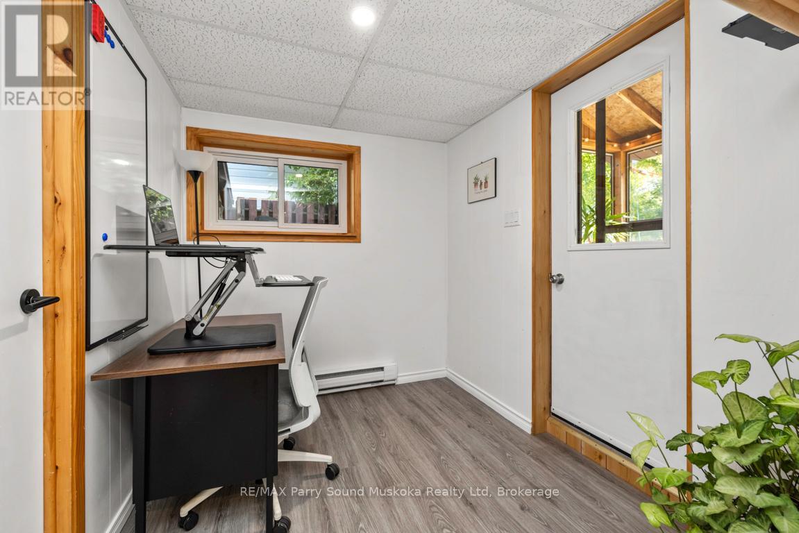 28 Forest Street, Parry Sound, Ontario  P2A 2P9 - Photo 22 - X12400555