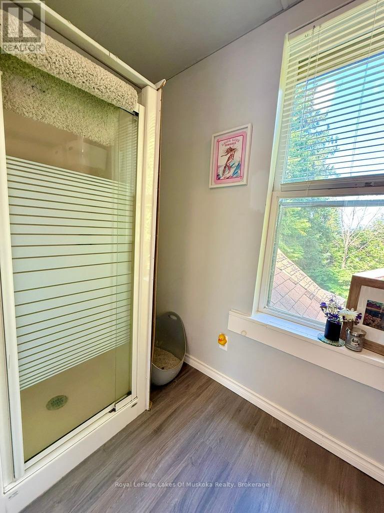 4 Duncan Street E, Huntsville, Ontario  P1H 1W4 - Photo 8 - X12401062