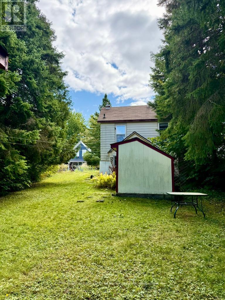 4 Duncan Street E, Huntsville, Ontario  P1H 1W4 - Photo 9 - X12401062