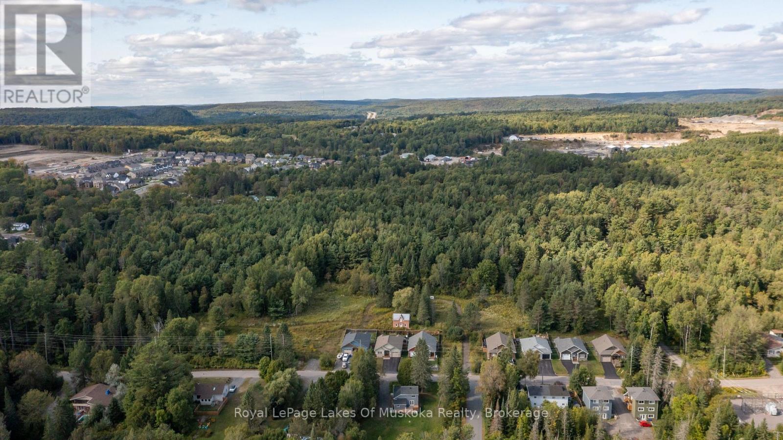 100 Chaffey Township Road, Huntsville, Ontario  P1H 1C8 - Photo 1 - X12403748